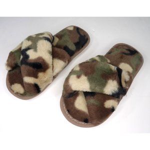 Child's Camo Flip Flop Fuzzy Indoor Outdoor Slippers Childs 28-29 NWT